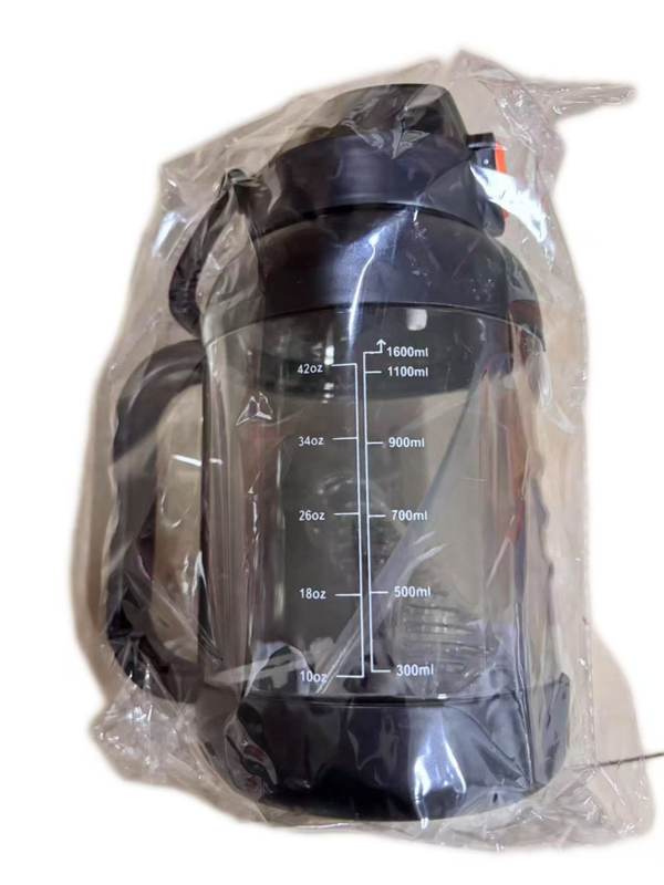 5822吨吨桶1600ml